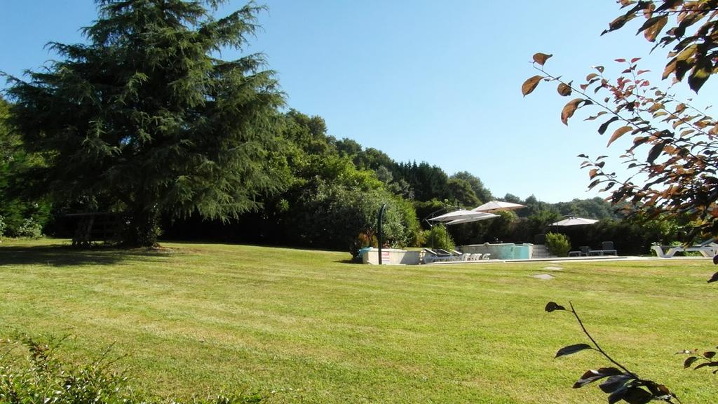 Chambres D'Hotes Domaine De Compostelle Casteide-Candau Exterior photo