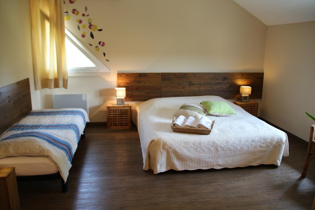 Chambres D'Hotes Domaine De Compostelle Casteide-Candau Exterior photo