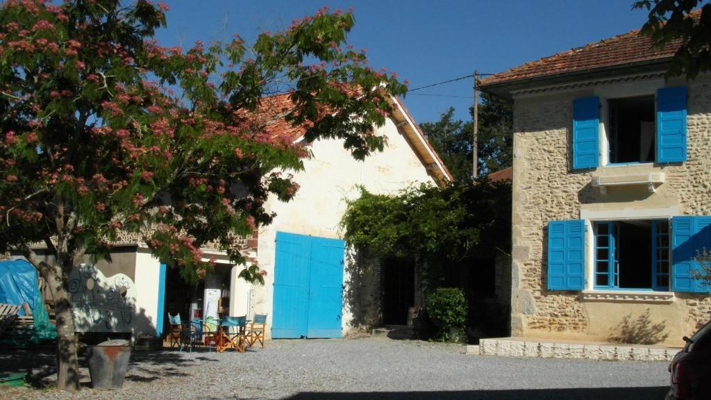 Chambres D'Hotes Domaine De Compostelle Casteide-Candau Exterior photo