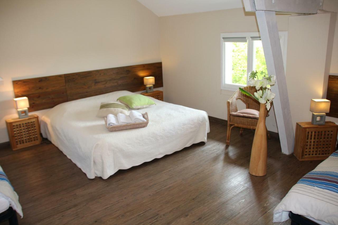 Chambres D'Hotes Domaine De Compostelle Casteide-Candau Exterior photo